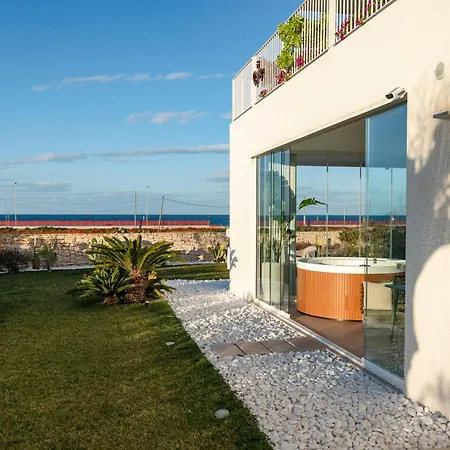 Fronte Mare Villa Bari